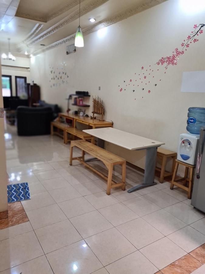 Traveller Home Tangerang Eksteriør bilde